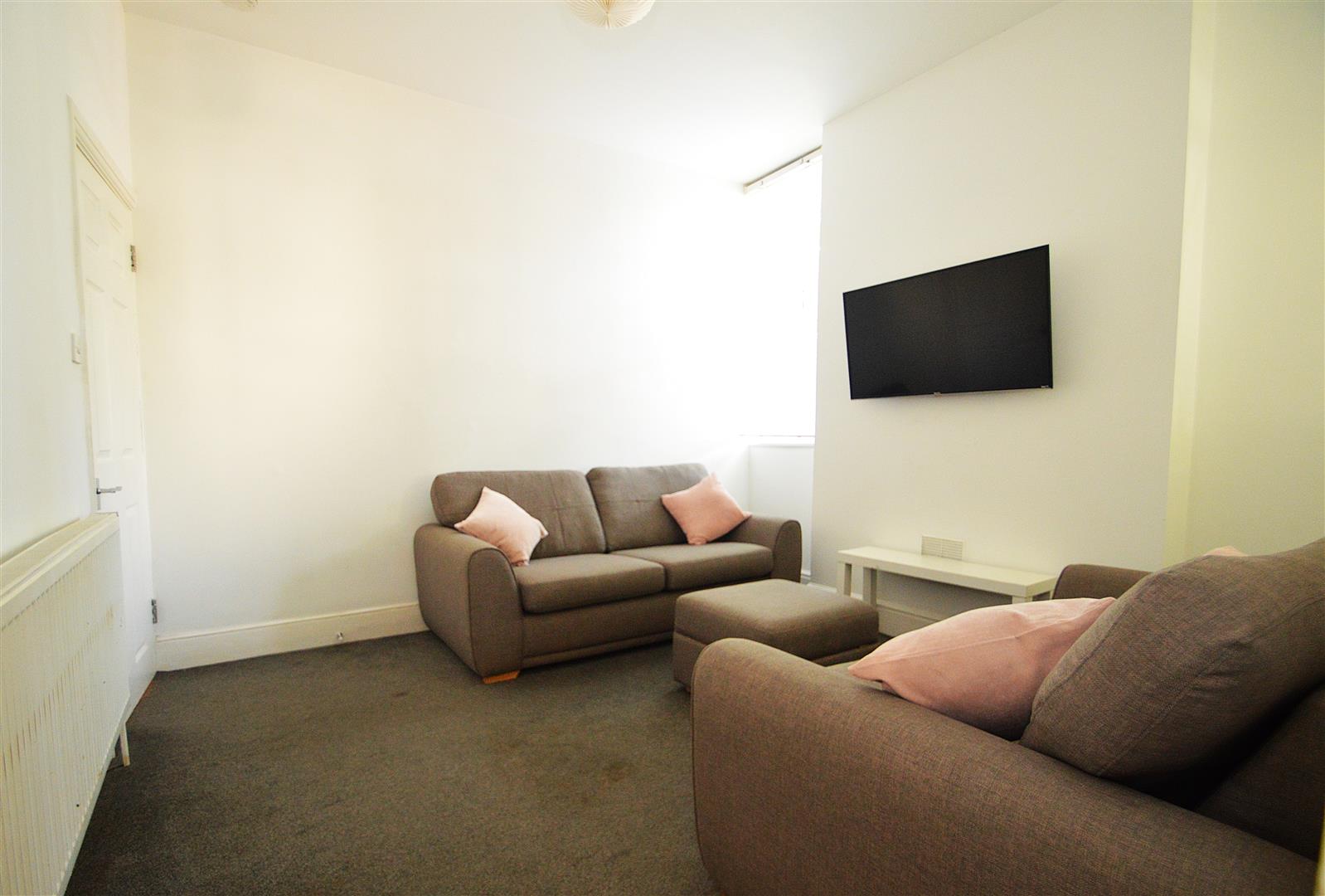 Room Downend Road in Bristol