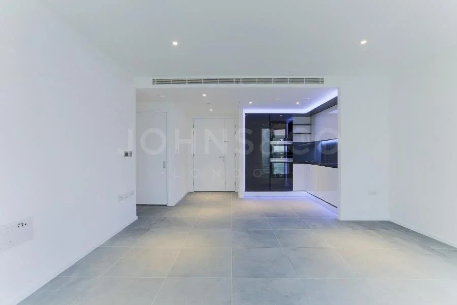 Flat Burdett Road in Greater London