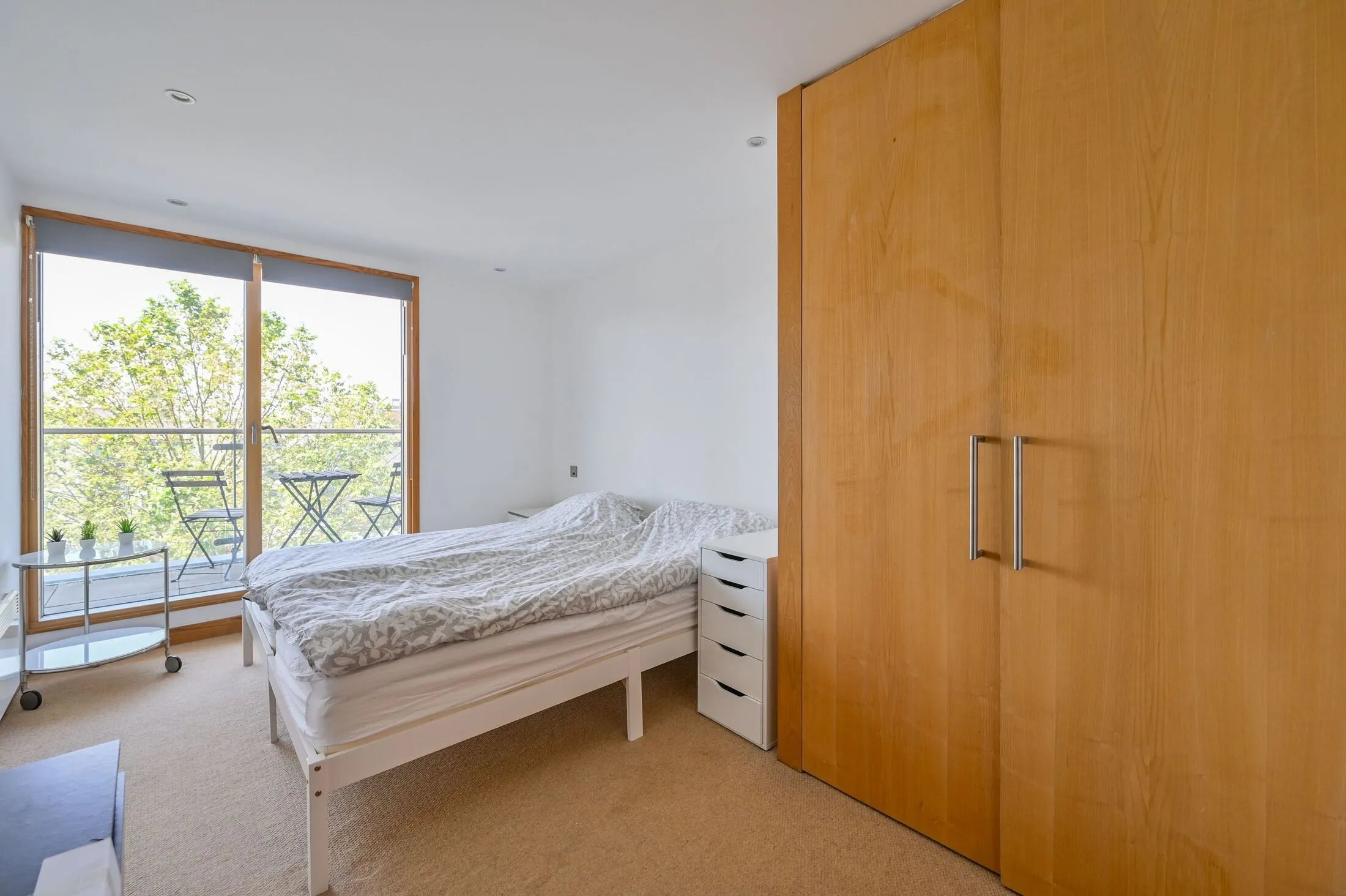 Flat Burdett Road in Greater London