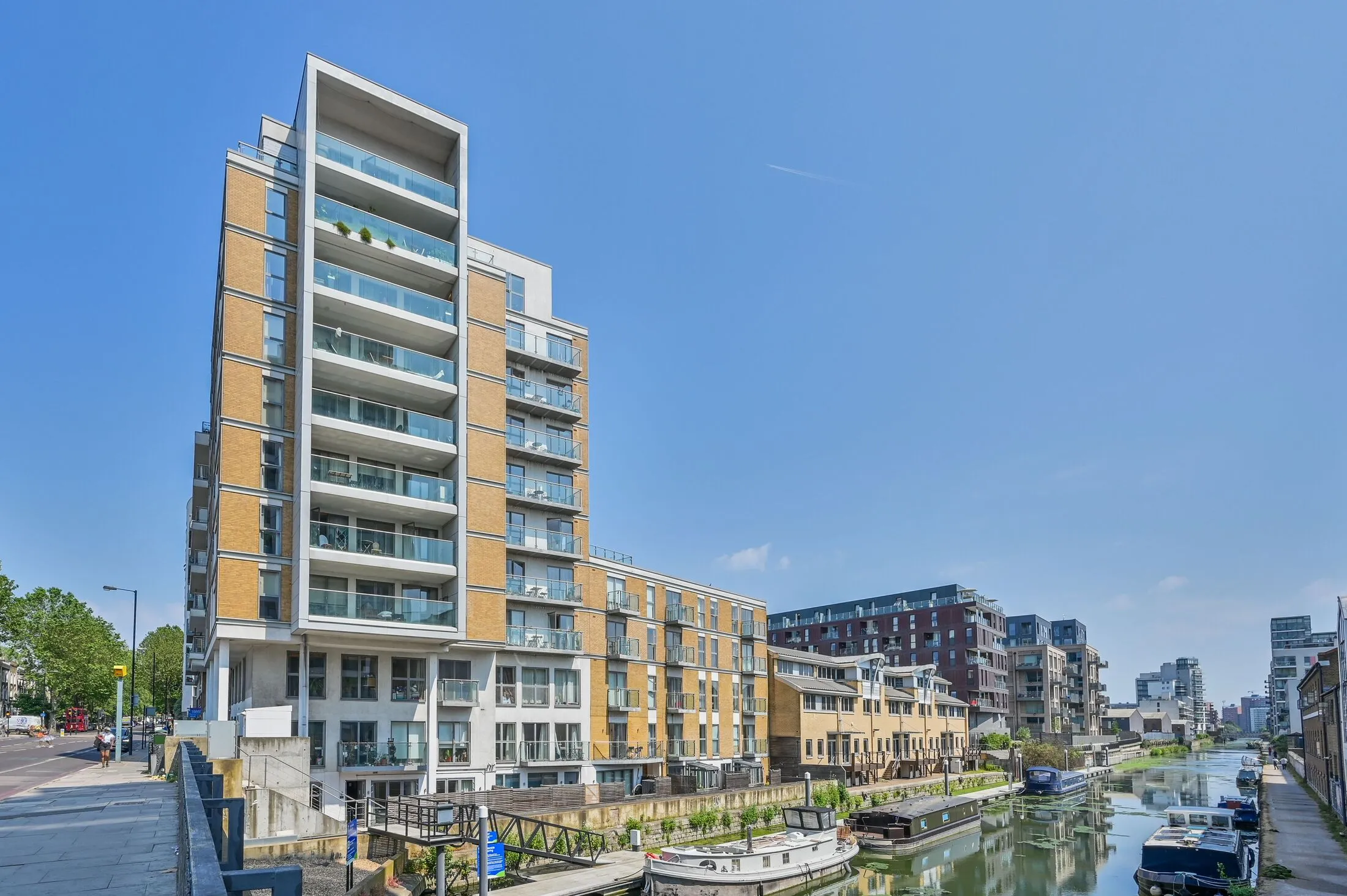 Flat Burdett Road in Greater London