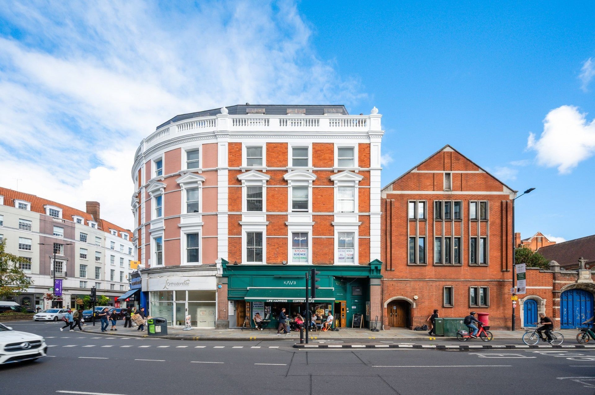 Flat Hammersmith Broadway in Greater London