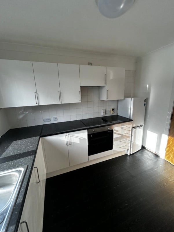 Room Strathblane Road in Milngavie