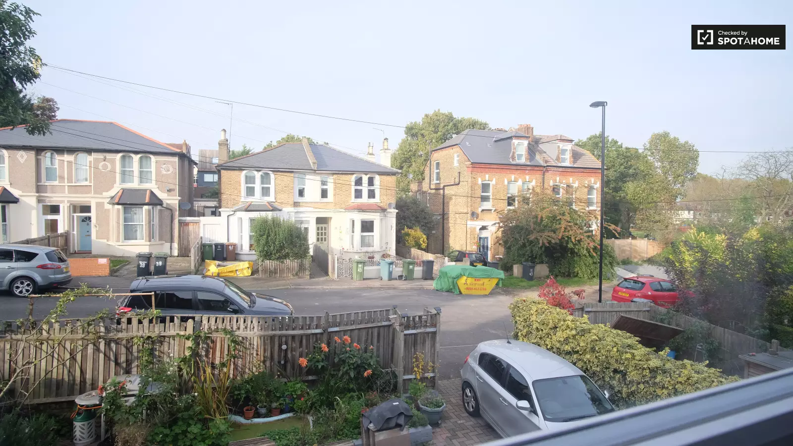 Flat Faversham Road in Greater London