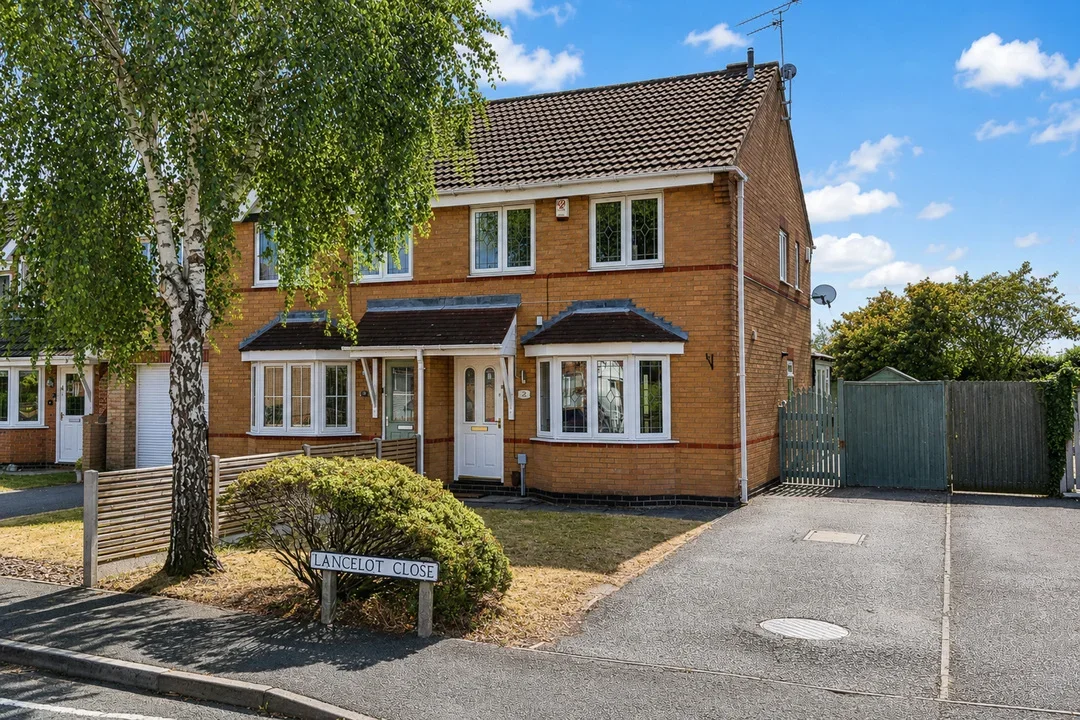 House Lancelot Close in Leicester Forest East
