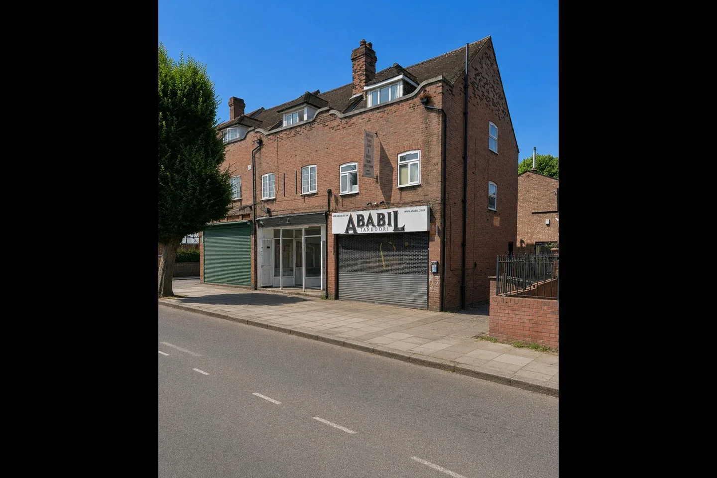 Flat Green Lane in Greater London