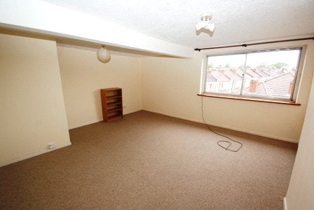 Flat Sommerville Road in Bristol
