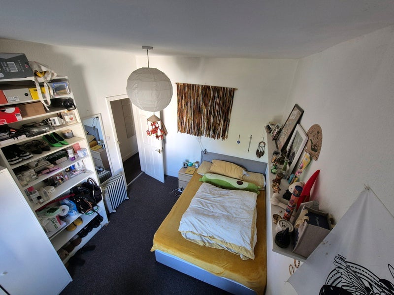 Room Queens Road in Greater London