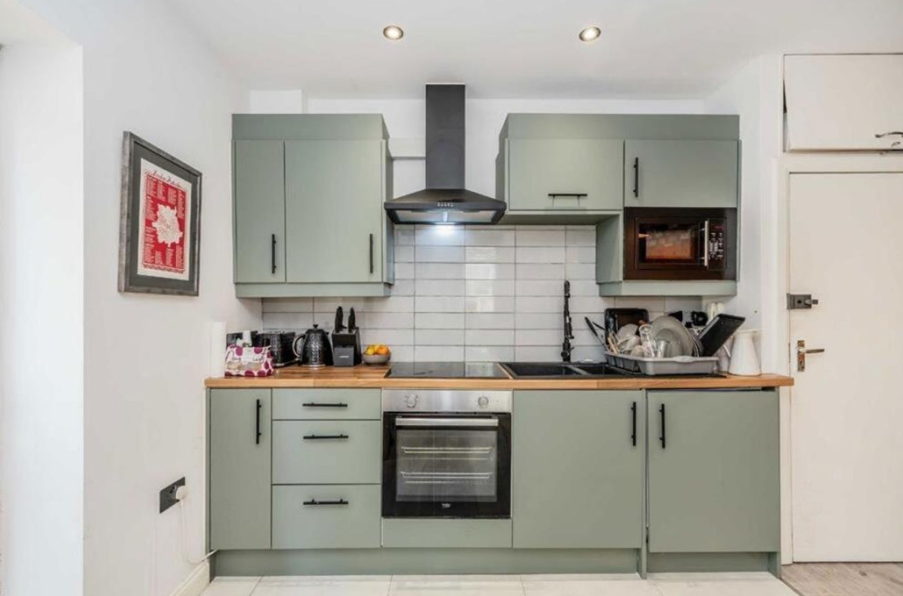 Flat Lena Gardens in Greater London