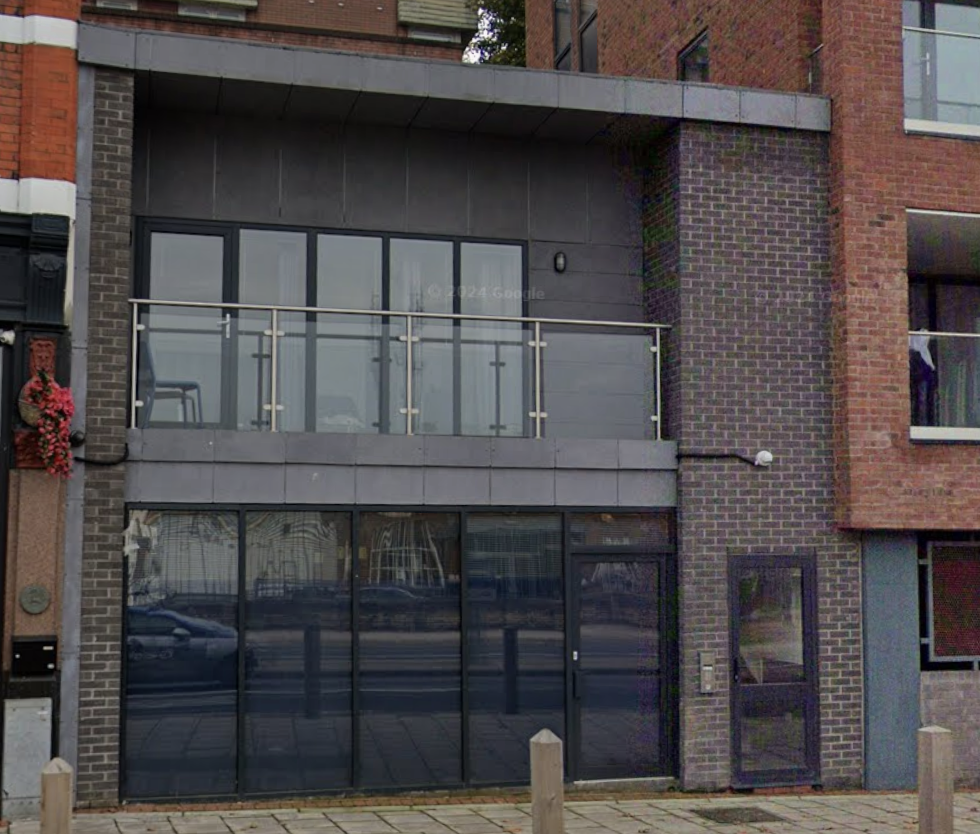 Flat Woolwich Road in Greater London