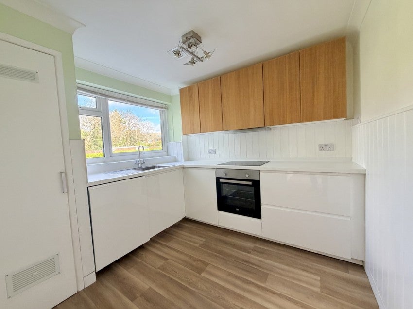 Flat Rowans Park in New Forest