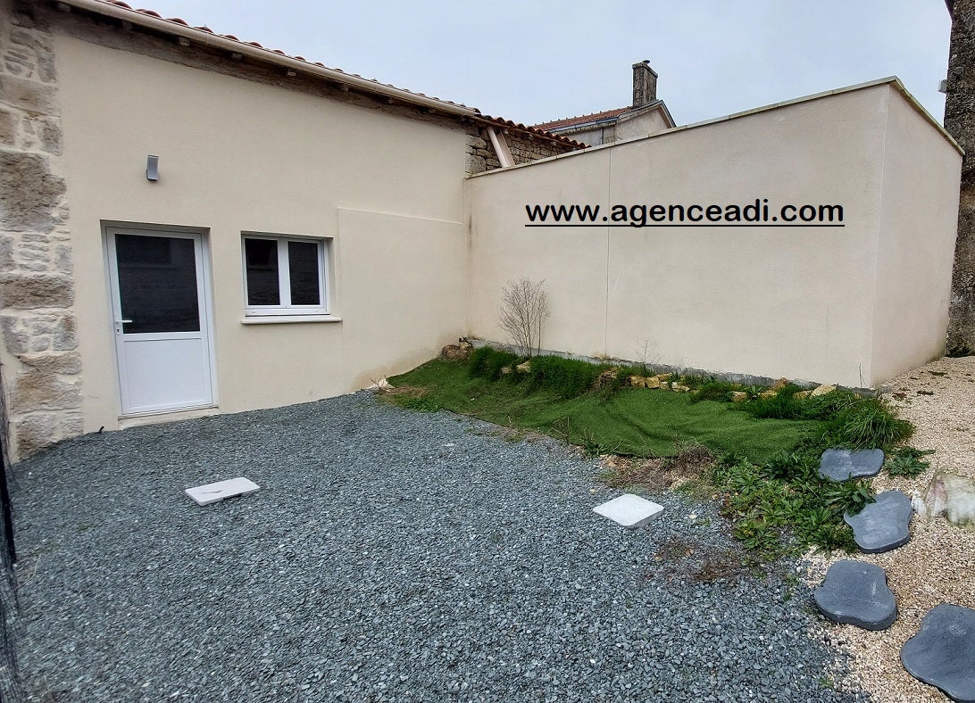 Appartement D 124 à Aigondigné