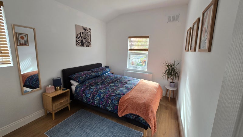 Flat Cerise Road in Greater London