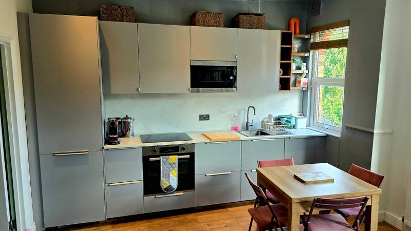 Flat Cerise Road in Greater London