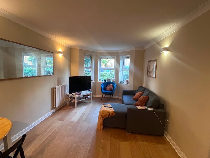 Room Elmcourt Road in Greater London
