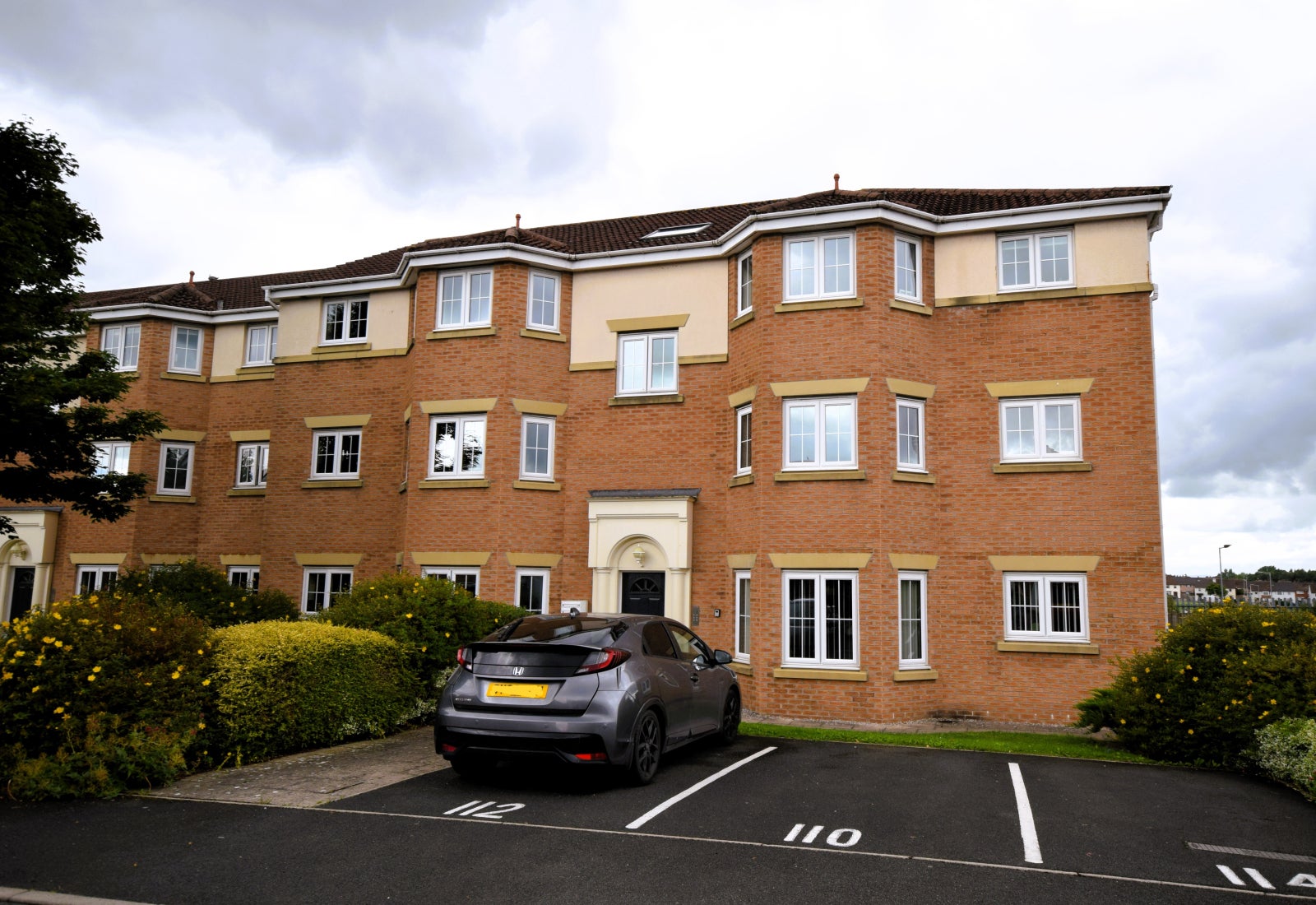 Flat Longmans Close in Carlisle