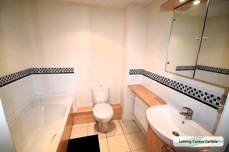 Flat Longmans Close in Carlisle
