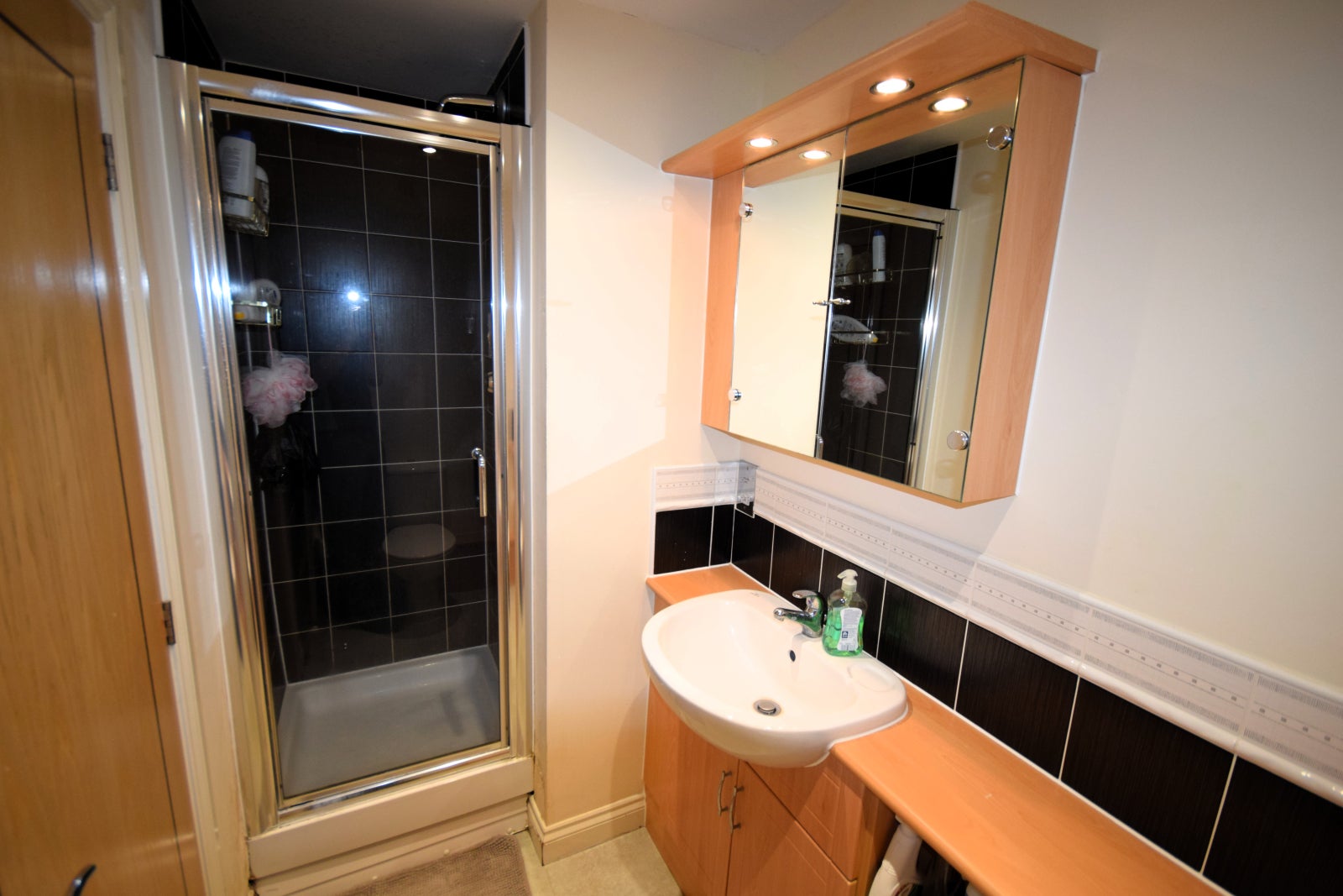 Flat Longmans Close in Carlisle