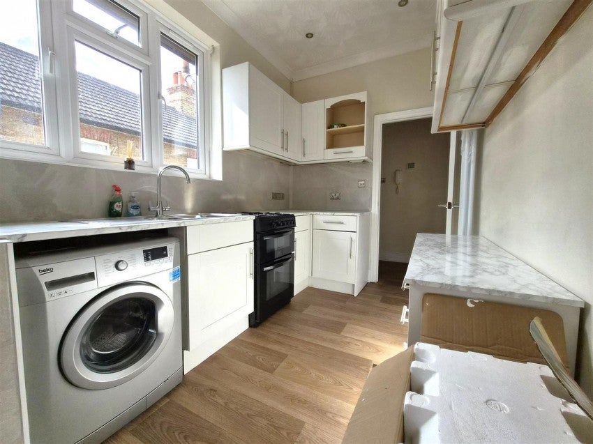 Flat Upton Road in Greater London