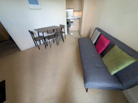 Flat Greyhound Hill in Greater London