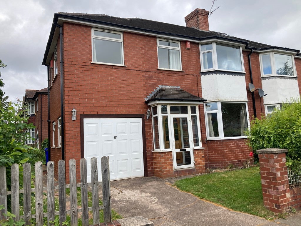 House Ashlands Road in Stoke-On-Trent