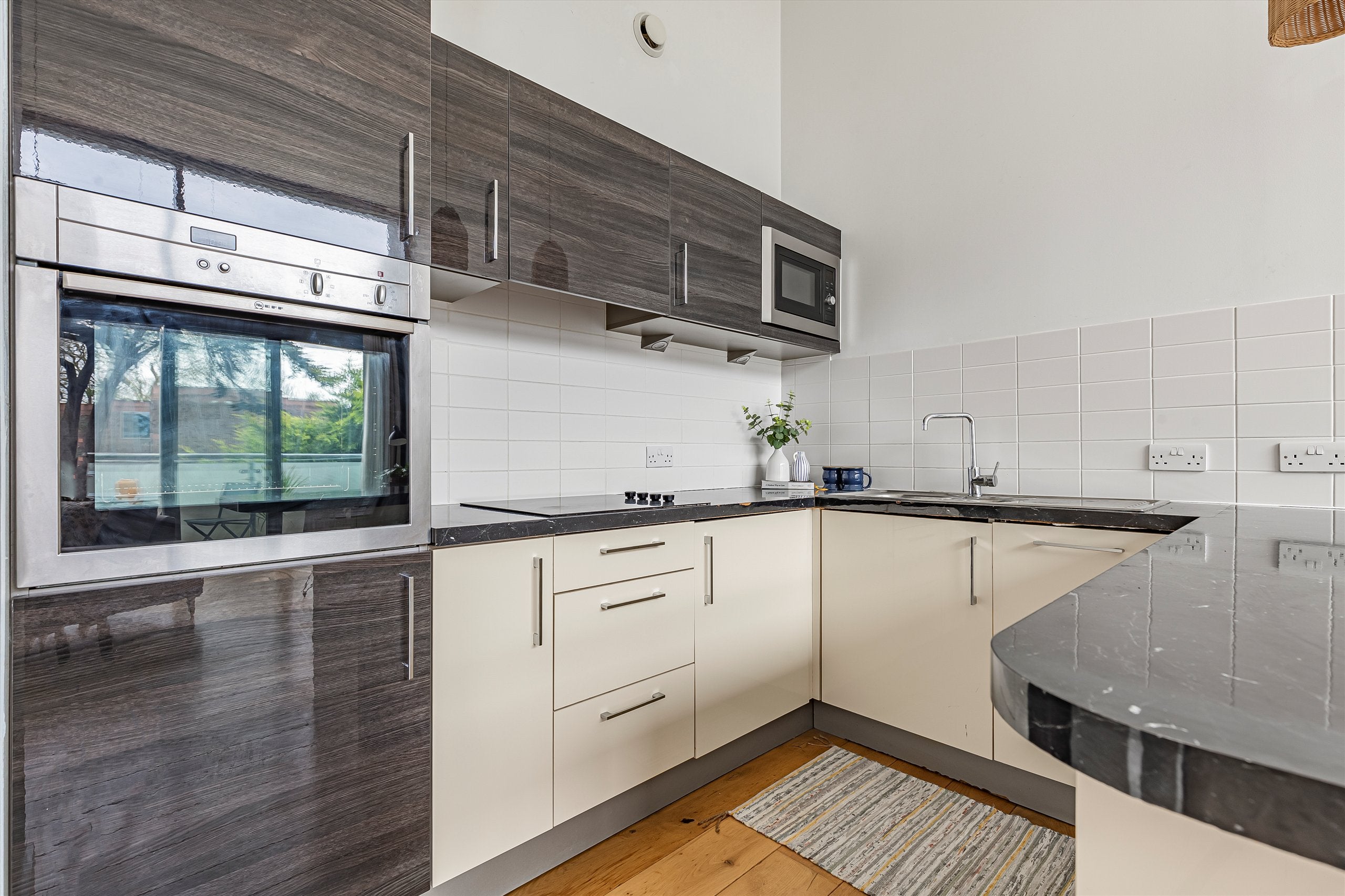 Flat Clarence Lane in Greater London