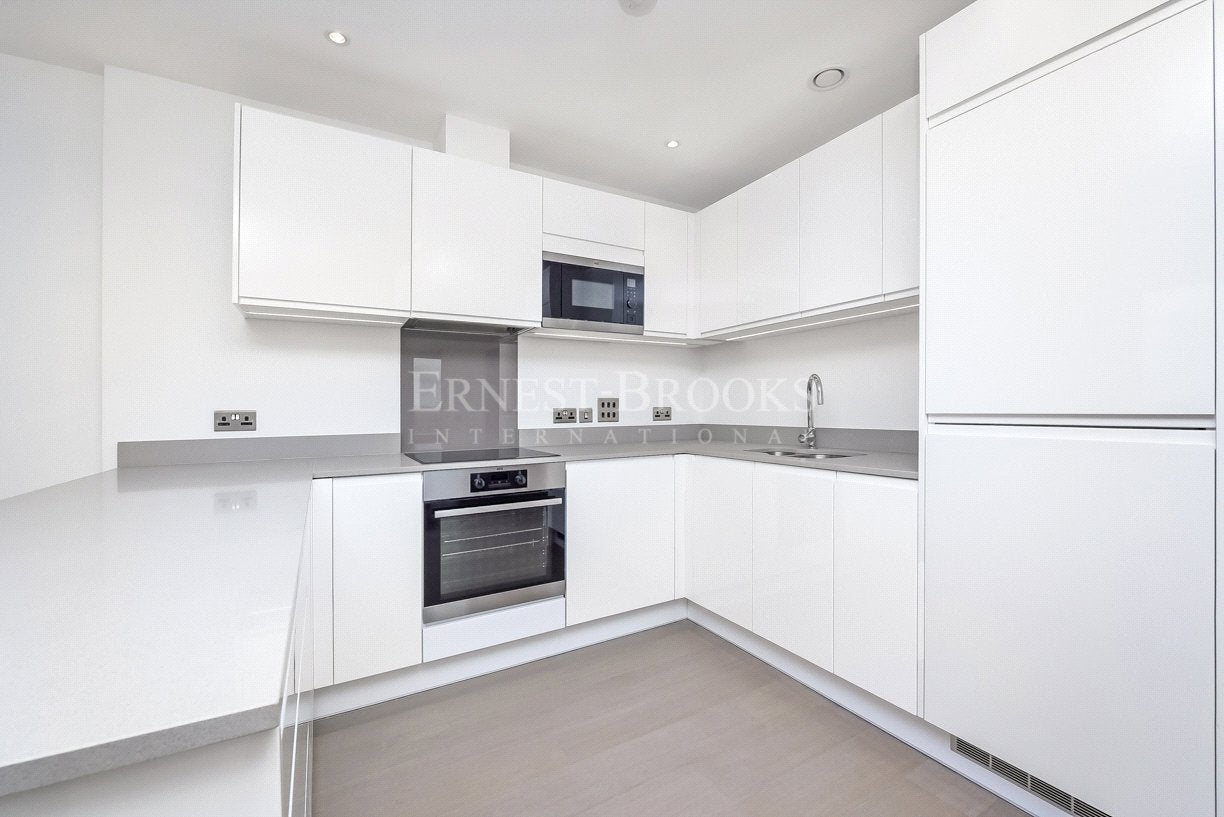 Flat Cambridge Road in Greater London