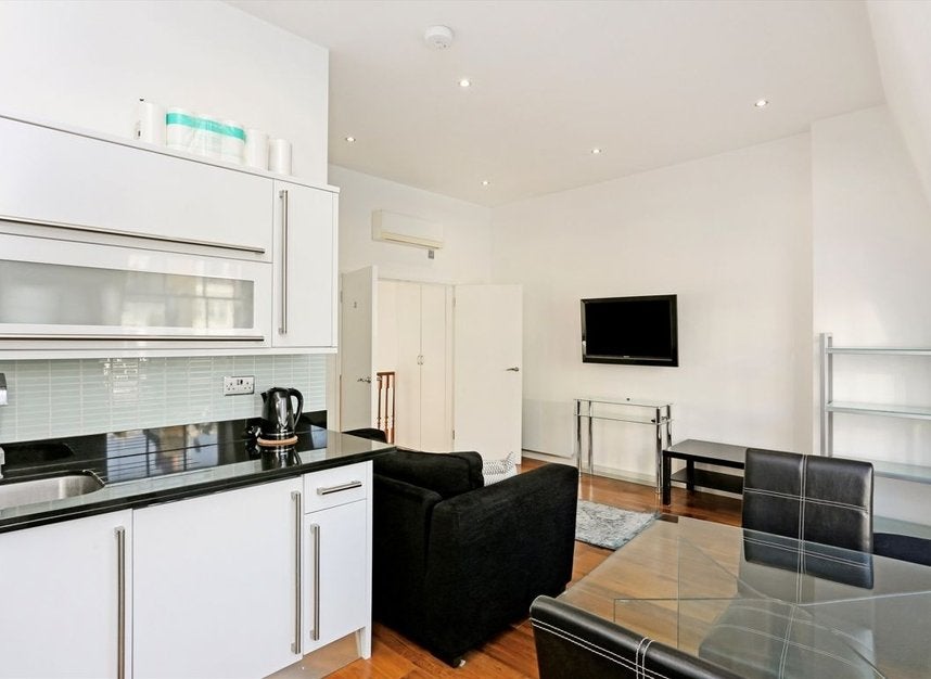 Flat St. James's Place in City of Westminster