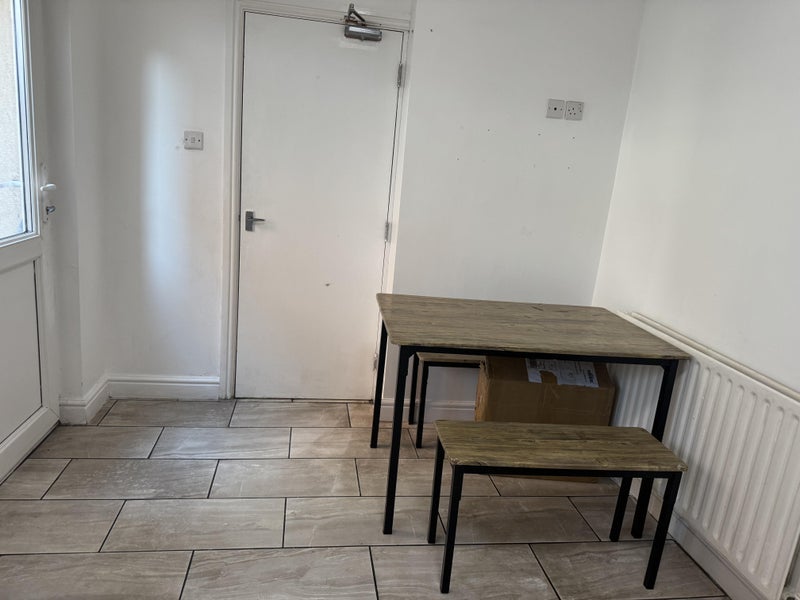Room Widdrington Road in Coventry