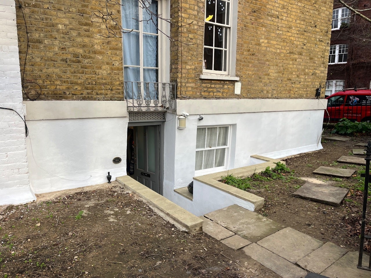 Flat Thornhill Road in Greater London