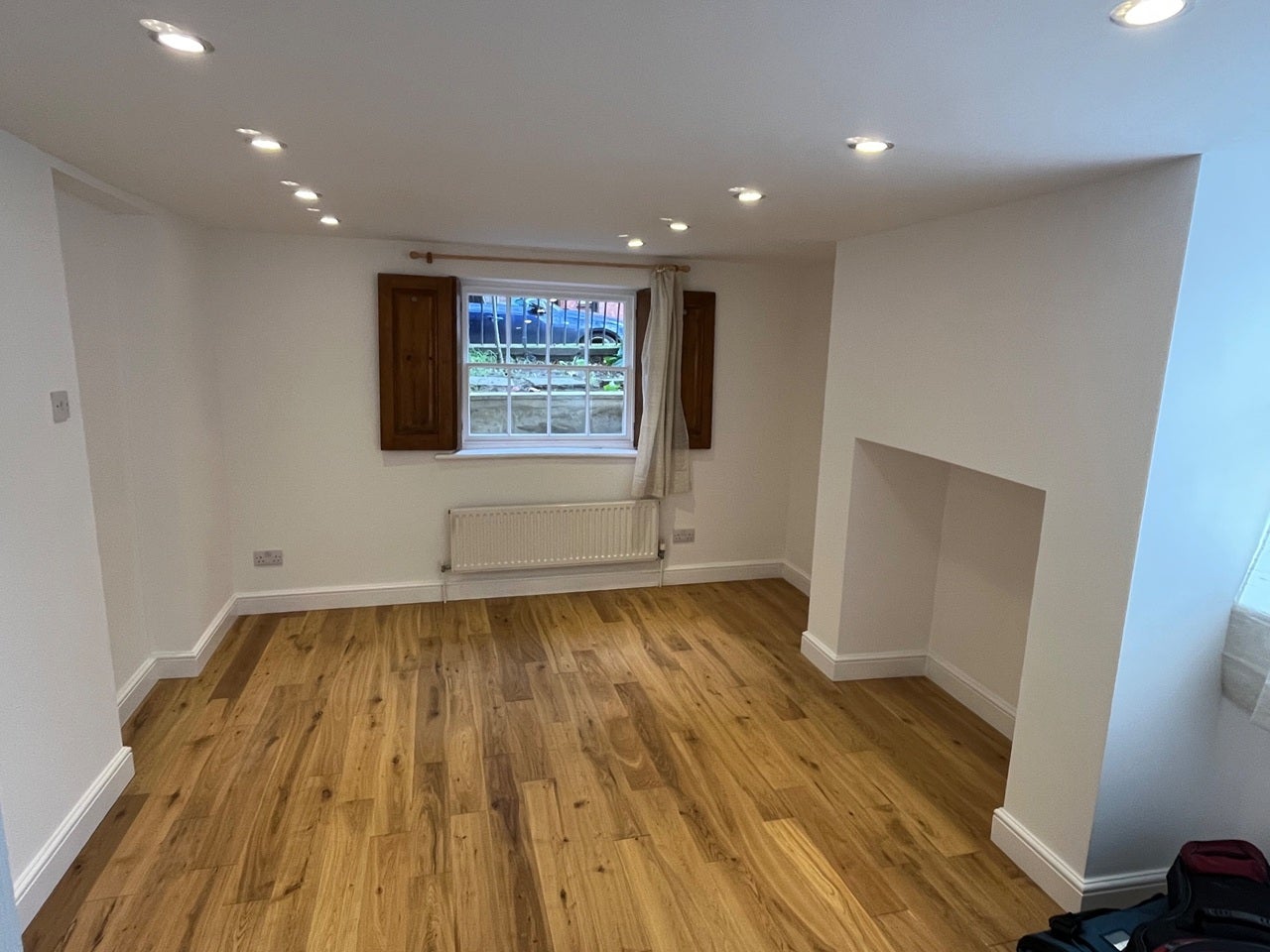 Flat Thornhill Road in Greater London