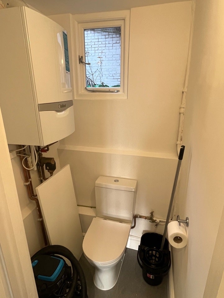 Flat Thornhill Road in Greater London