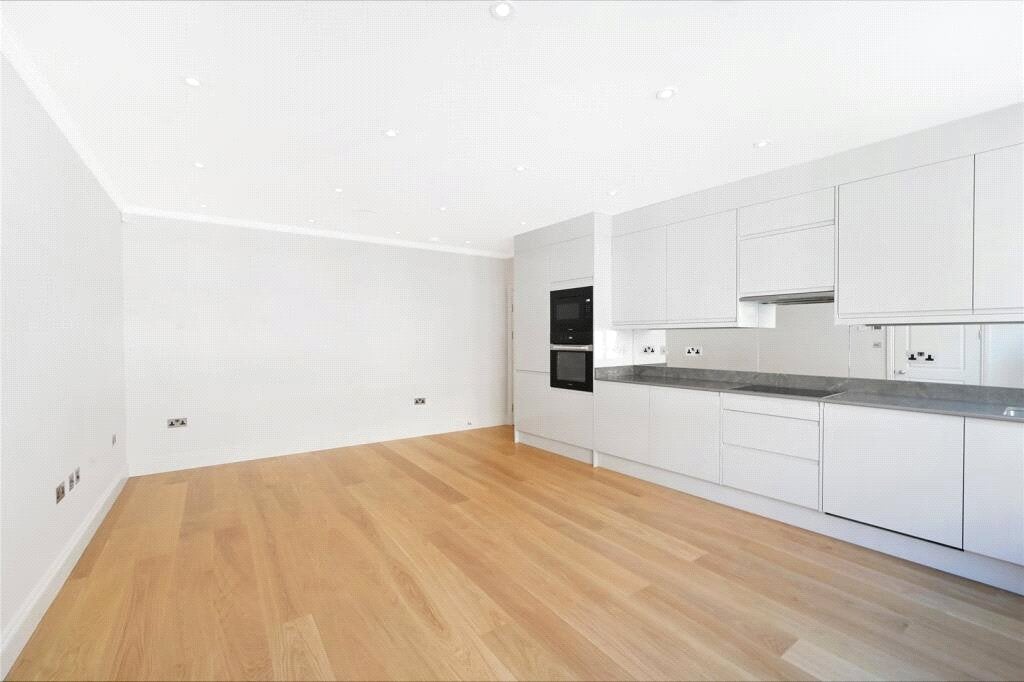 House Kinnerton Street in City of Westminster