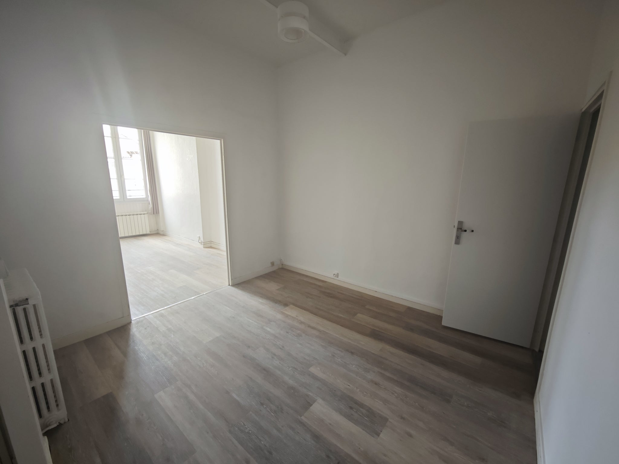 Flat Rue Jean-Jacques Rousseau in Bordeaux