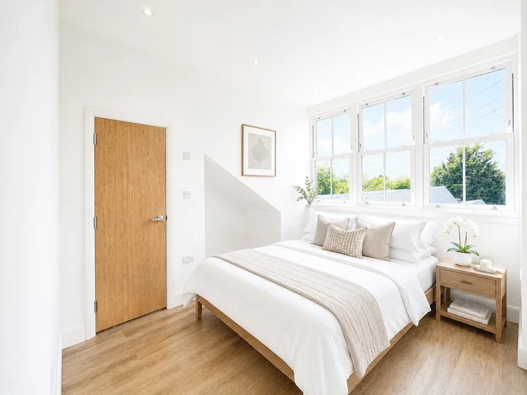 Flat Bushey Grove Road in Hertsmere
