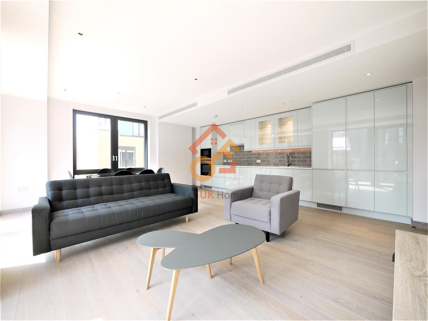 Flat Drapers Yard in Greater London
