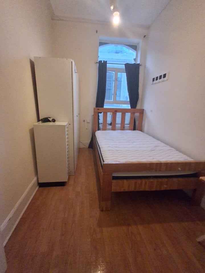 Flat Upper Tooting Road in Greater London