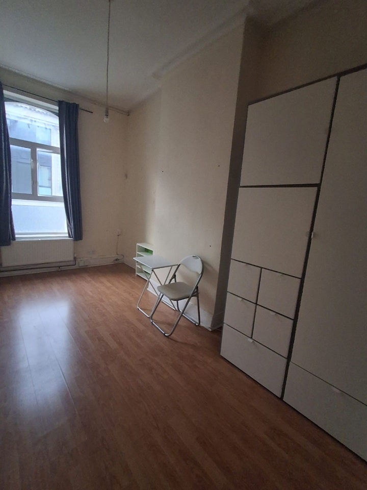 Flat Upper Tooting Road in Greater London