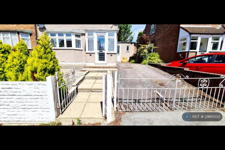 House Newmarket Way in Greater London