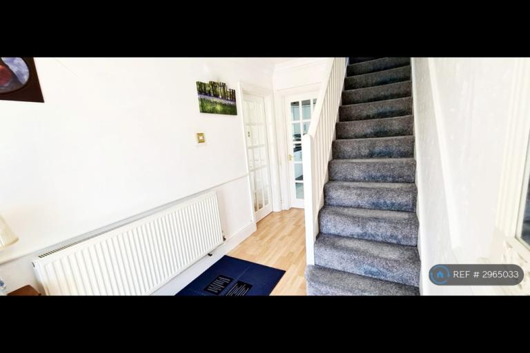 House Newmarket Way in Greater London