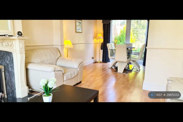 House Newmarket Way in Greater London