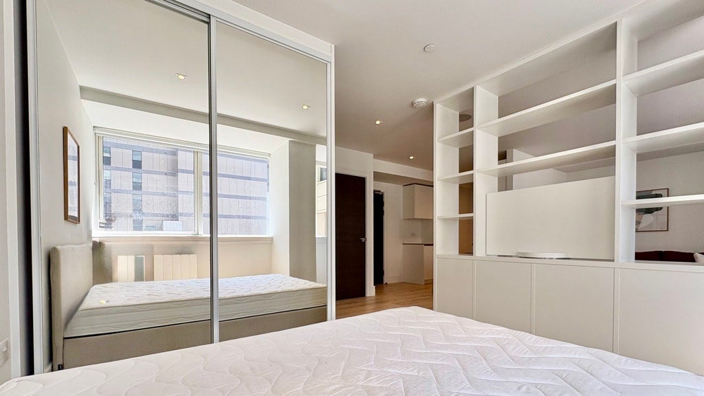 Flat Humphry Repton Lane in Greater London