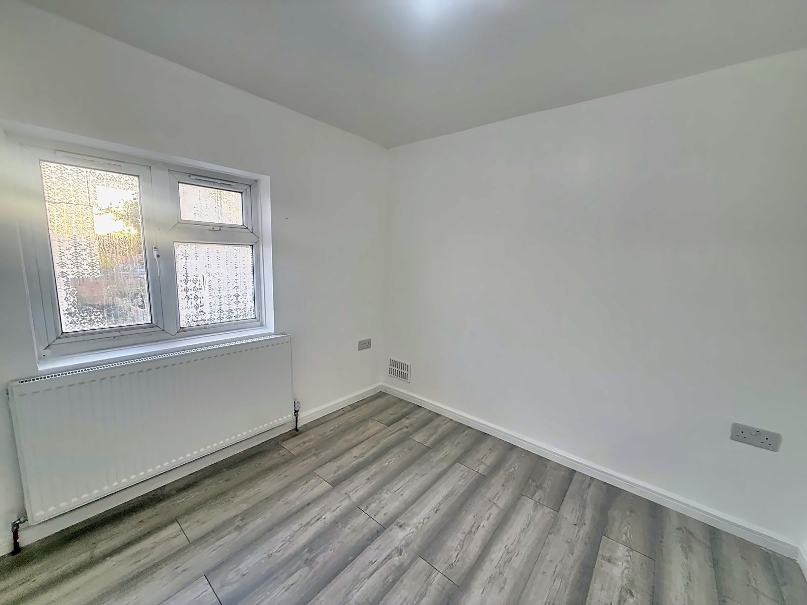 House Nelson Close in Greater London