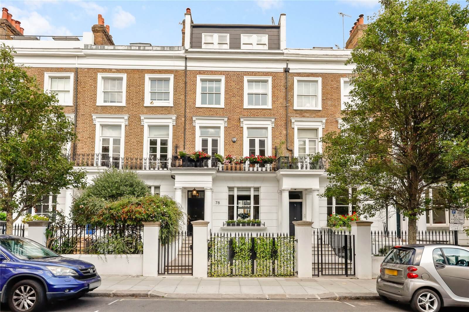 House Ledbury Road in City of Westminster
