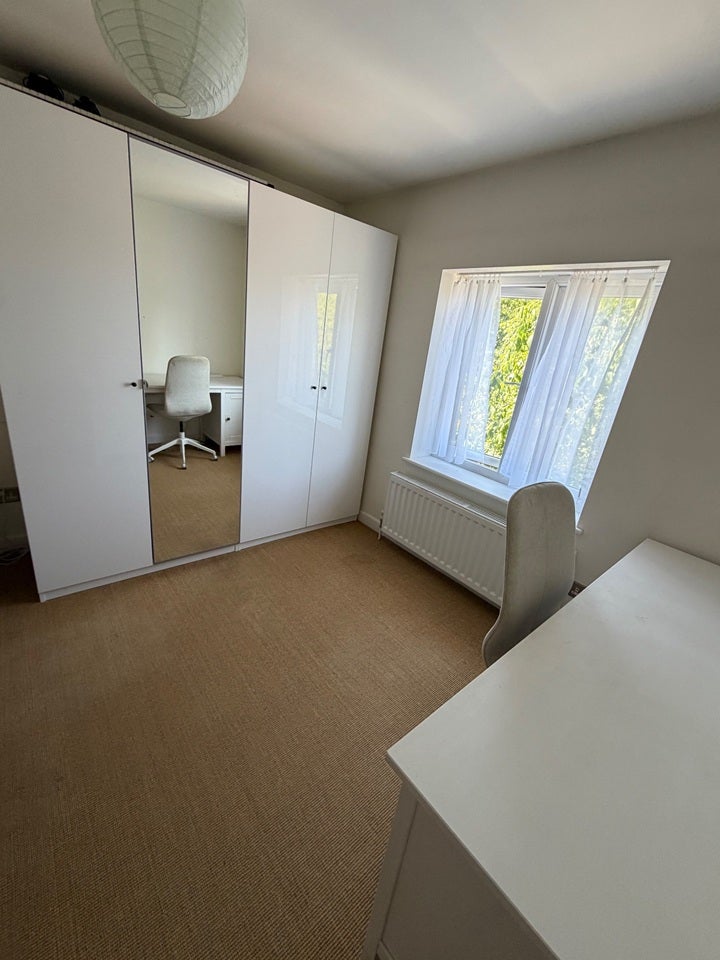 Room Nelson Mandela Close in Greater London