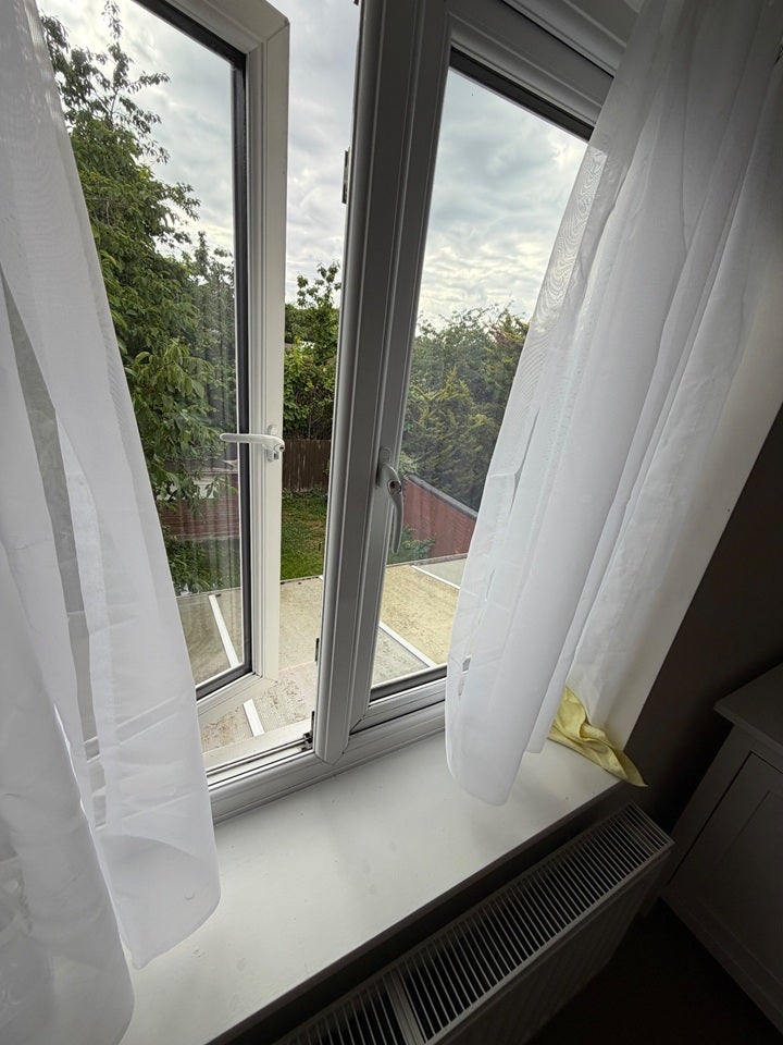 Room Nelson Mandela Close in Greater London