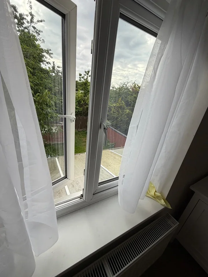 Room Nelson Mandela Close in Greater London