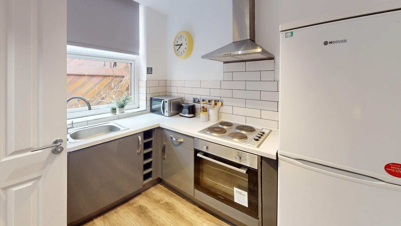 Room Edge Lane in Liverpool