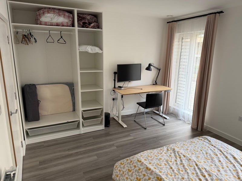 Room Shipbuilding Way in Greater London