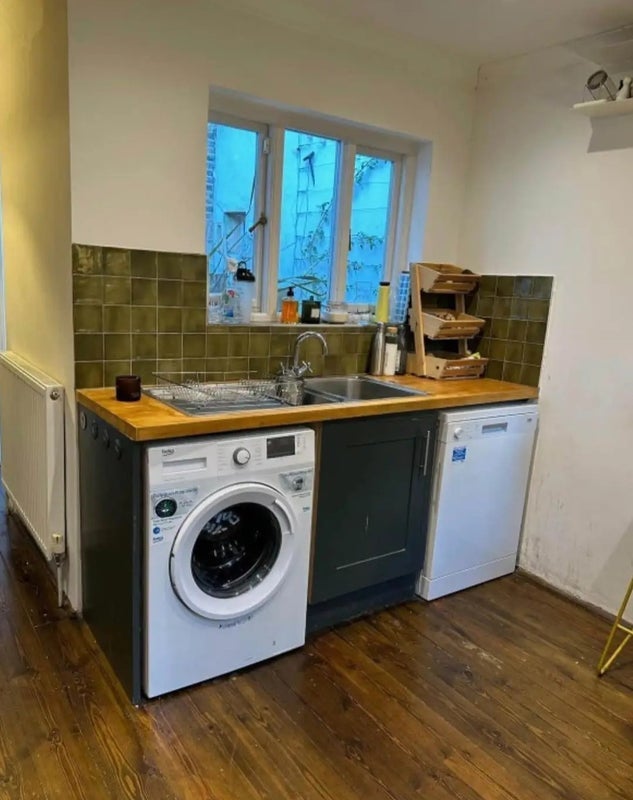 Room Coborn Road in Greater London