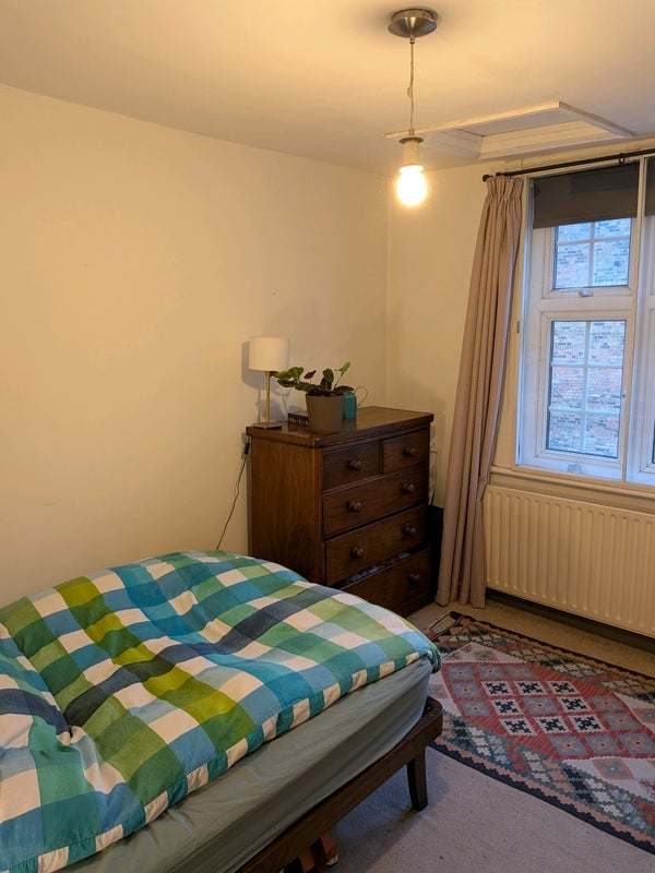 Room Coborn Road in Greater London